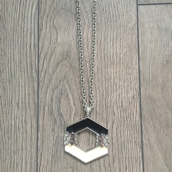 Belle Noel Hexagon Pendant - Picture 2 of 2